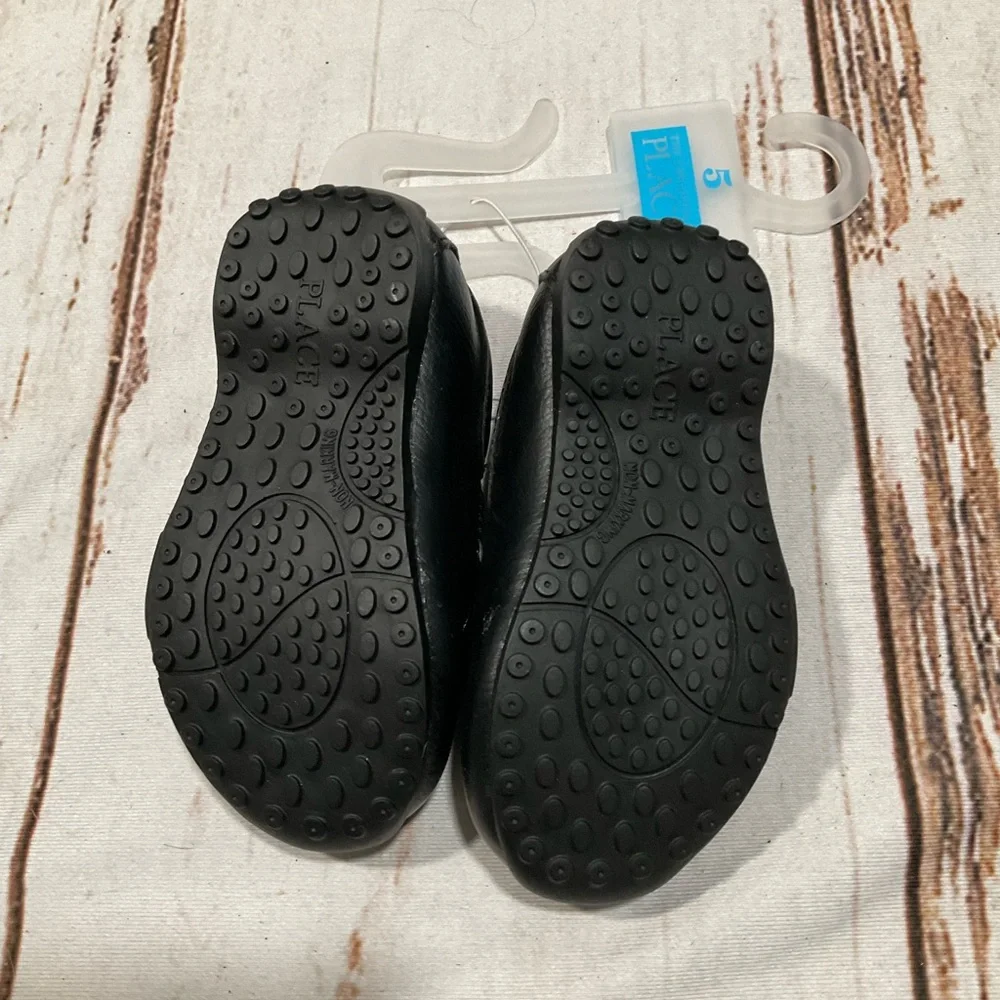 NWT CHILDRENS PLACE BOYS BLACK SLIP ON LOAFERS‎